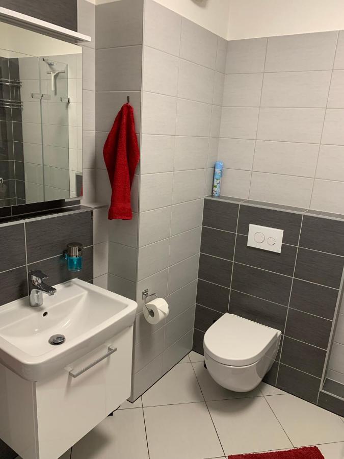 Kelleruv Mlyn - Apartman S Vlastni Garazi, Znojmo Centrum Exterior foto